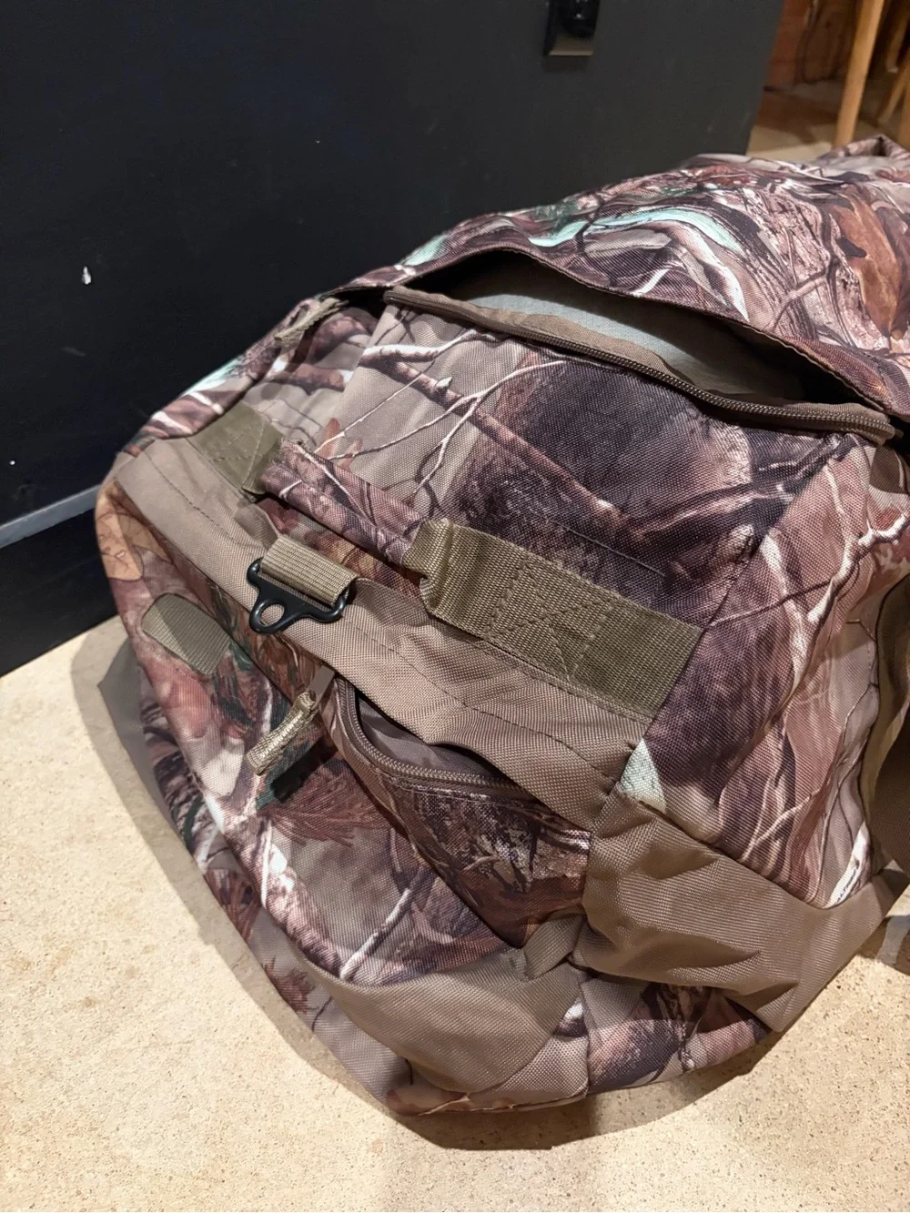 RedHead Realtree Camo Gear Duffel in Brown and Green XL - HUGE
